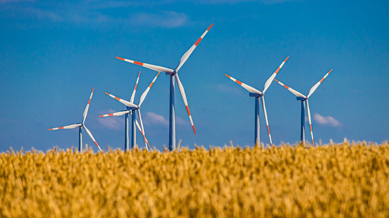 Windkraftanlagen können in Power-to-Gas Anlagen eingebunden werden